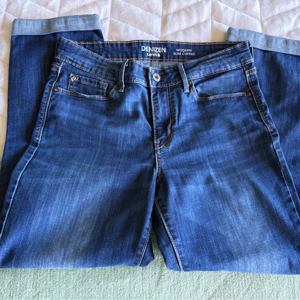 Levi's Straight Leg Denim Jeans - Classic Blue capris